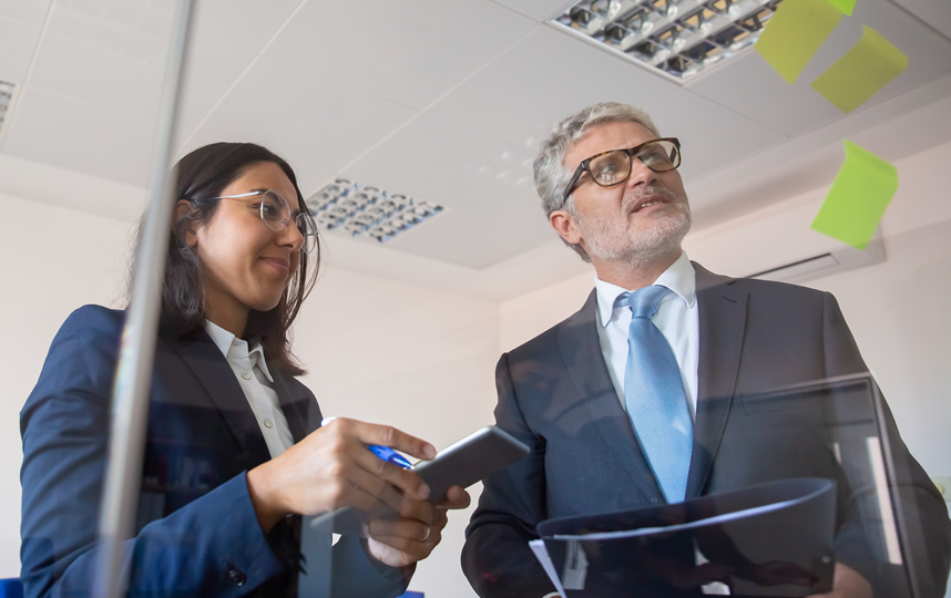 ¿Cómo le ayudamos en la Disolución y Liquidación de Empresas en Colombia?